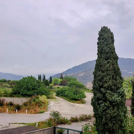 Apartment F2 Vue Et Montagne Au Calme *