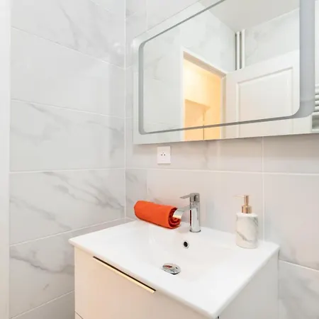 Azur 3 Start 8 Min Tram Airport 5m Apartment