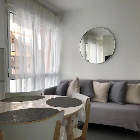 Modern Flat - Ac - By Port, Old Town & Train Station * Nice