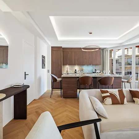 Luxueux, Spacieux Dans Le Quartier Du Port *