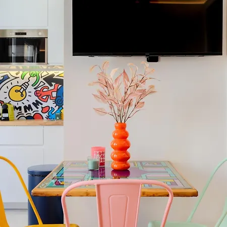 Apartment Bright Pop-art Center Near Nice