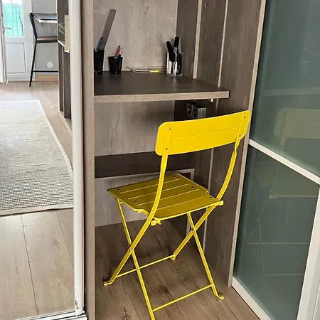 Bel Spacieux Avec Joli Balcon Arboré, Calme, Bien Situé, Centre Appartement