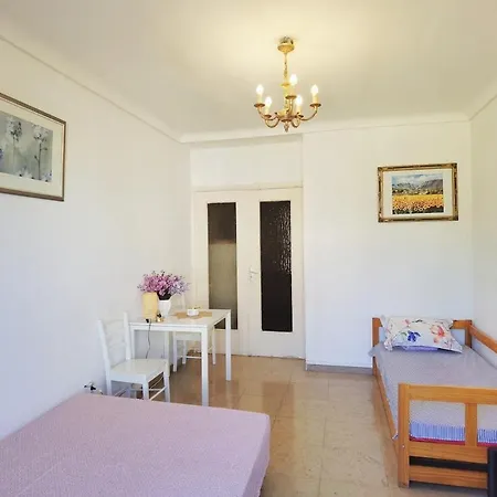 Double Bedroom Balcony Ac Apartment Nice