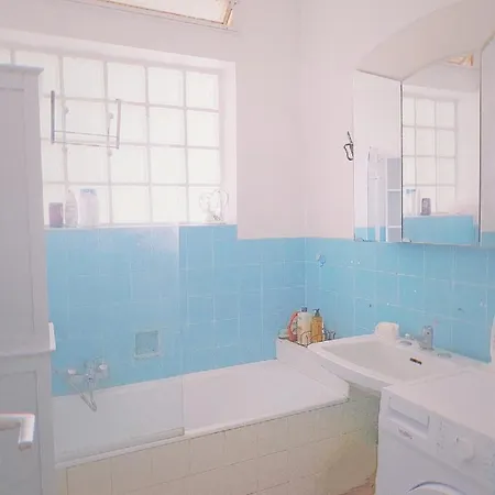 Double Bedroom Balcony Ac Apartment