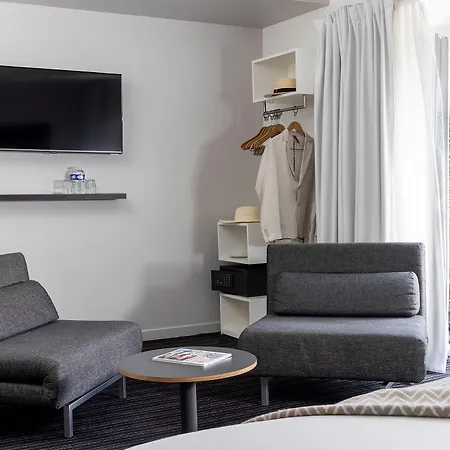 64 Hotel 4*