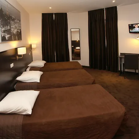Trocadero Hotel 2*