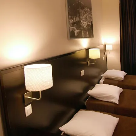 Trocadero Hotel 2*