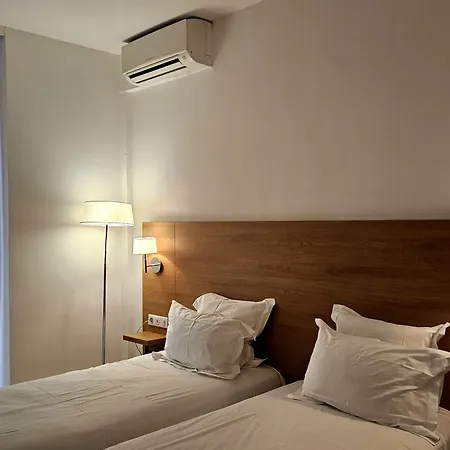 Carlton Hotel