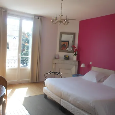 Les Cygnes Hotel 3*