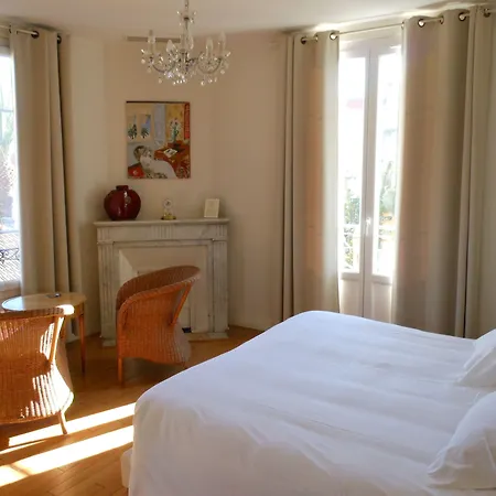 Les Cygnes Hotel
