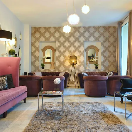 La Promenade Hotel 4*