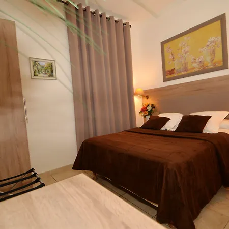 Parisien Hotel 3*