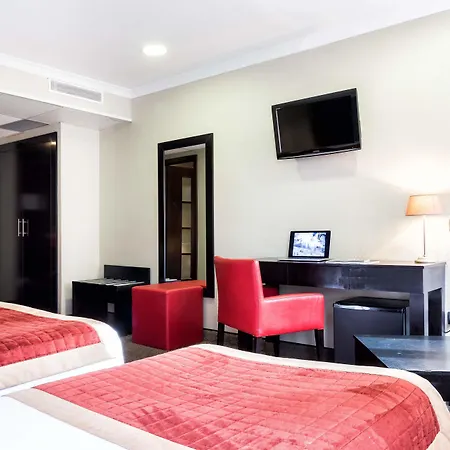 De Suede 3*