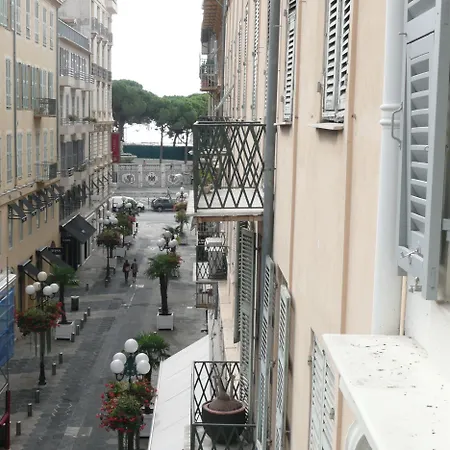 Le Petit Trianon Et Le Charme Des Hotel Nice