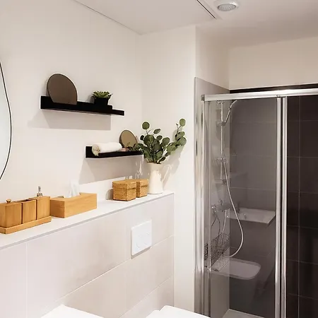 Apartment Modern With Ac Near Old & Nice