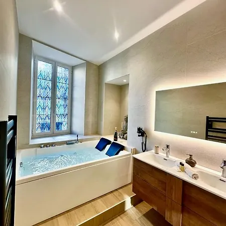 Appartement Magnifique - Jacuzzi - Port De *