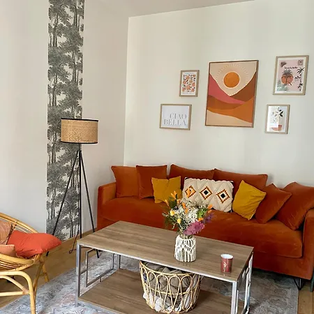 2 Pieces Avec Balcon Au Port De *