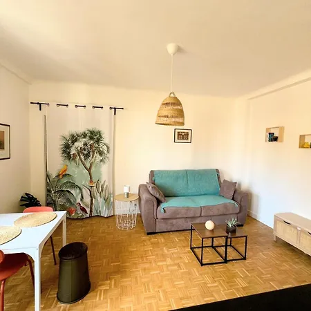 Appartement Près De La Et La Promenade Des *
