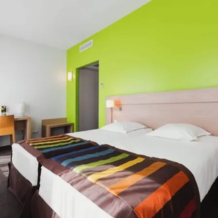 Esatitude Hotel