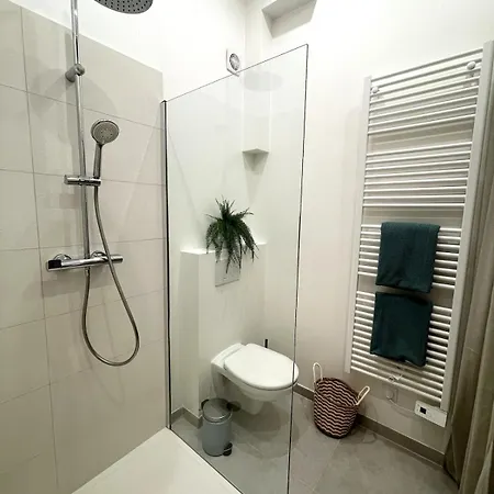 Appartement Vieux-nice Proche De La Et Cours Saleya *