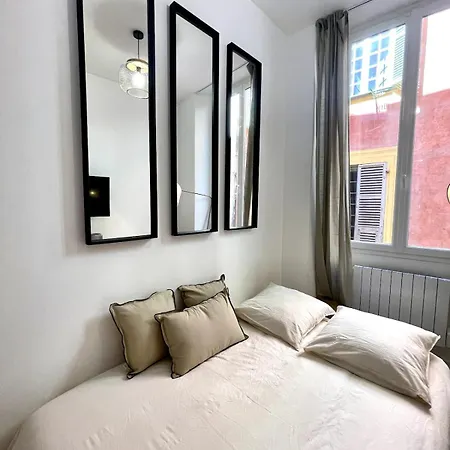 Appartement Vieux-nice Proche De La Et Cours Saleya