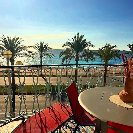 La Promenade Des Apartment *