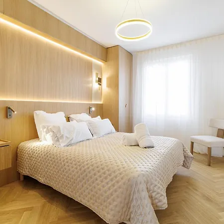 Outstanding View On The Promenade - Awesome 2 Bdr Apartment Nice