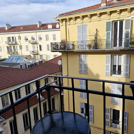 Boutique Neptune 2* Nice