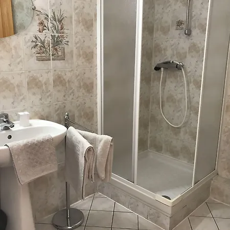 Au Picardy Hotel *