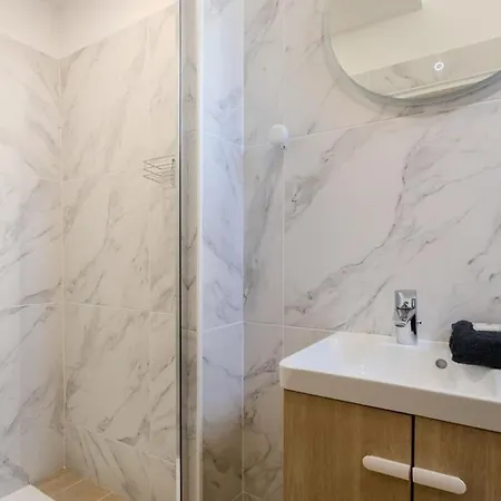 Centre, Proche Gare Avec Climatisation Apartment Nice