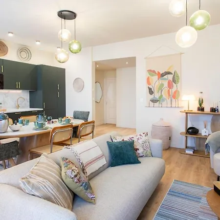 Apartment L10 Staywiz Us - Clemenceau Central, Next Train Station