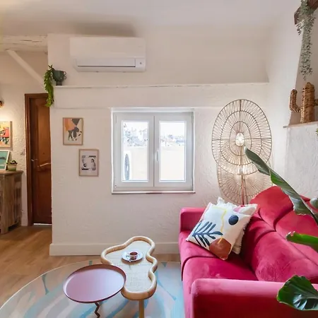 #36 Staywizus - Bright Eagle Nest Old Town 5 Mins From Sea Ac Wifi Apartment *