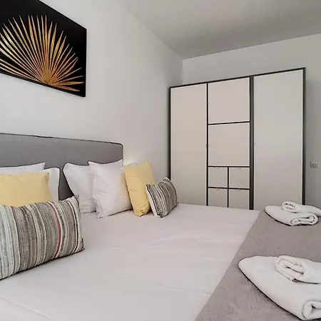 Nestor&jeeves - Beethoven - Residential Area - Nice
