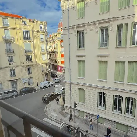 Appartement ⁂ Petit Nid Design Au Centre De Nice