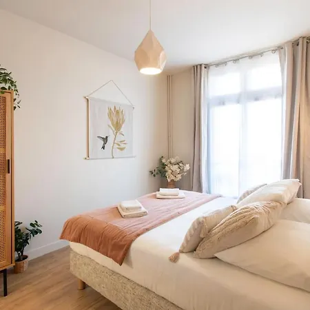 L10 Staywiz Us - Clemenceau Central, Next Train Station Apartment *