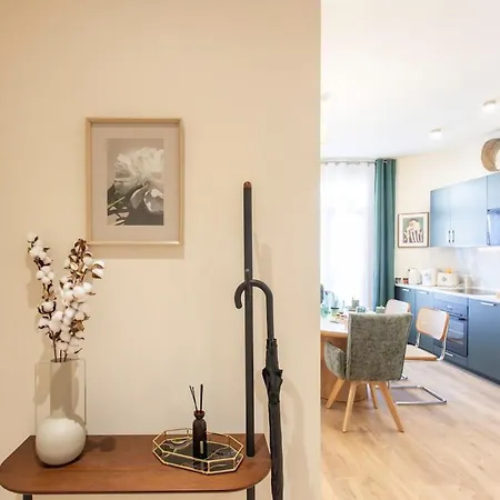 L10 Staywiz Us - Clemenceau Central, Next Train Station Apartment *
