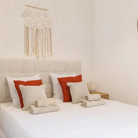 Cozy And Bright - Port Of Apartment