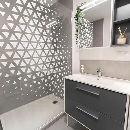 Grand Idéal Famille, Proche Plage, Bon Emplacement Pour Visiter La Côte D'azur Appartement *
