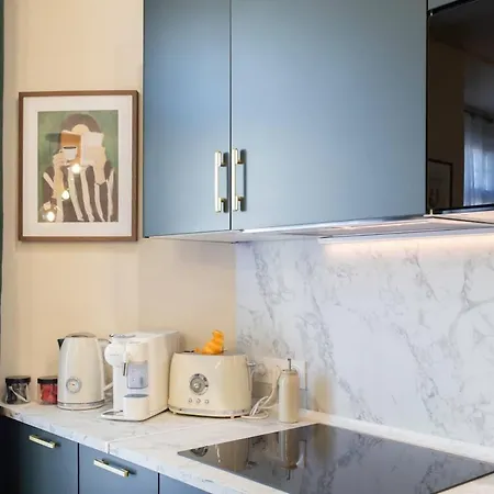 Apartment L10 Staywiz Us - Clemenceau Central, Next Train Station *