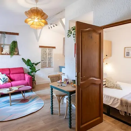 #36 Staywizus - Bright Eagle Nest Old Town 5 Mins From Sea Ac Wifi Apartment
