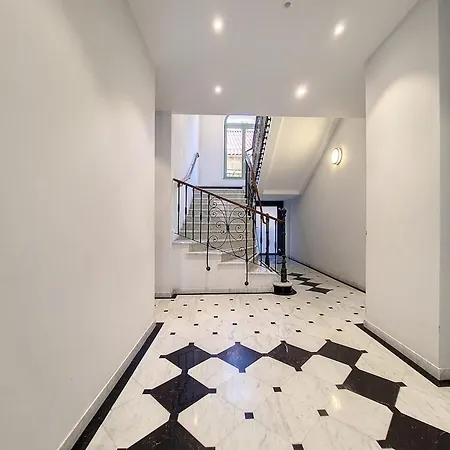 Nestor&jeeves - To Meet - Floor - Appartement