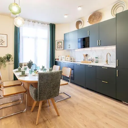 L10 Staywiz Us - Clemenceau Central, Next Train Station Apartment *