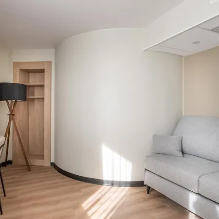 Hotel Campanile Prime - Airport