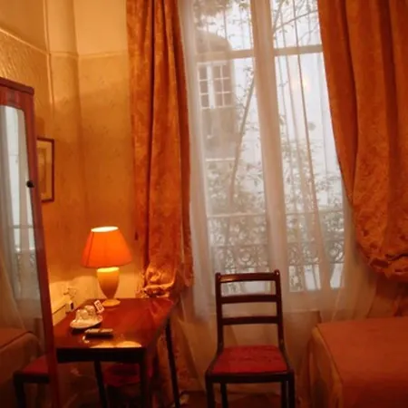 Cronstadt Hotel