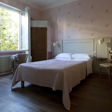 Saint Hubert Hotel