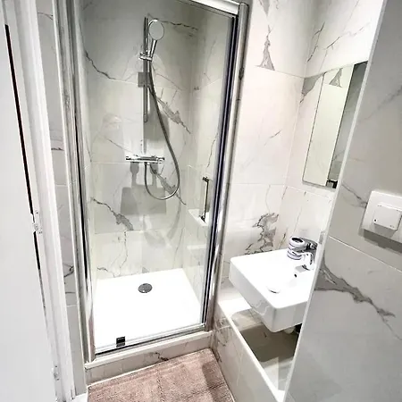 1 Bedroom Brand New Flat In The Heart Of Quartier Des Musiciens Nice