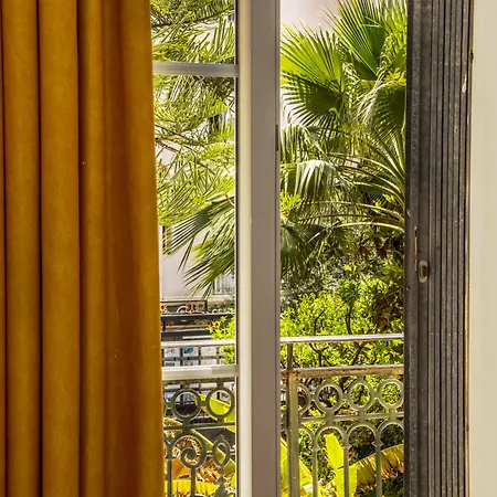 Hostel Hi Les Camelias Nice