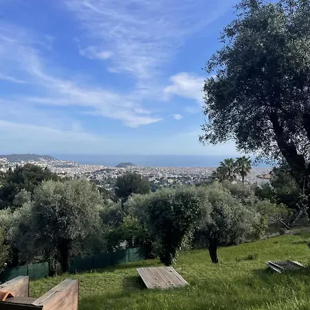 Villa, Piscine Et Vue Exceptionnelle A Holiday home *