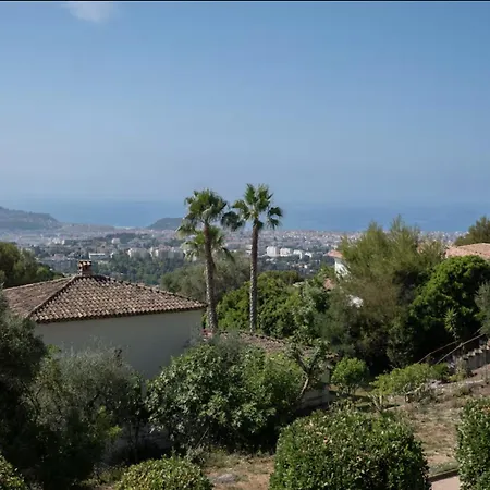 Villa, Piscine Et Vue Exceptionnelle A Holiday home