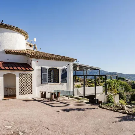 Villa, Piscine Et Vue Exceptionnelle A Holiday home *